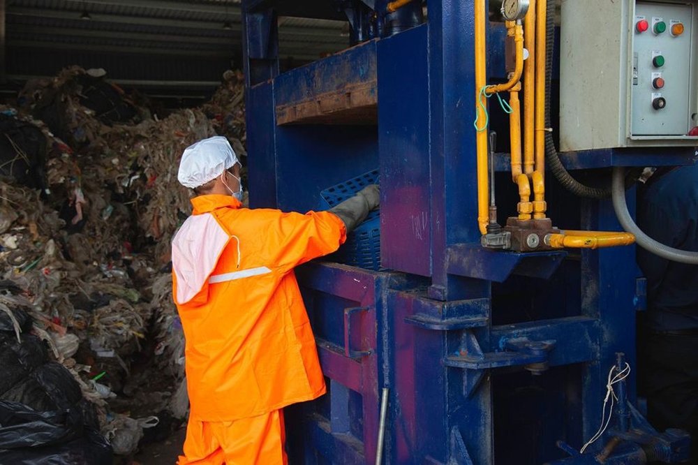 How Commercial Balers Can Benefit Your Warehouse